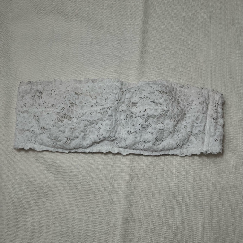 Aerie strapless bra with lace in a size 36 B